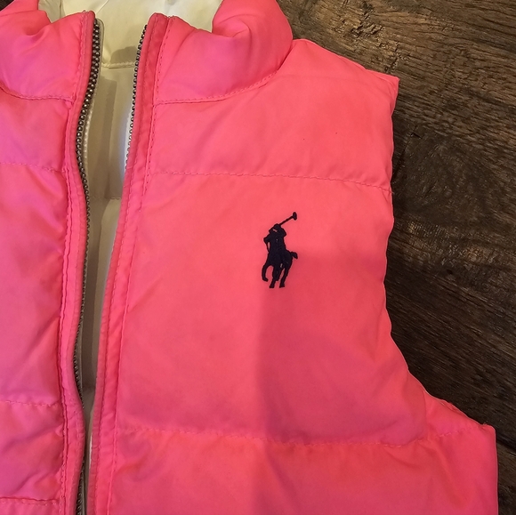 RALPH LAUREN LITTLE GIRLS REVERSIBLE HOT PINK PUFFER VEST - Picture 2 of 8